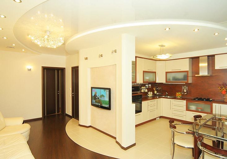 Натяжные-потолки-в-студию-landscape